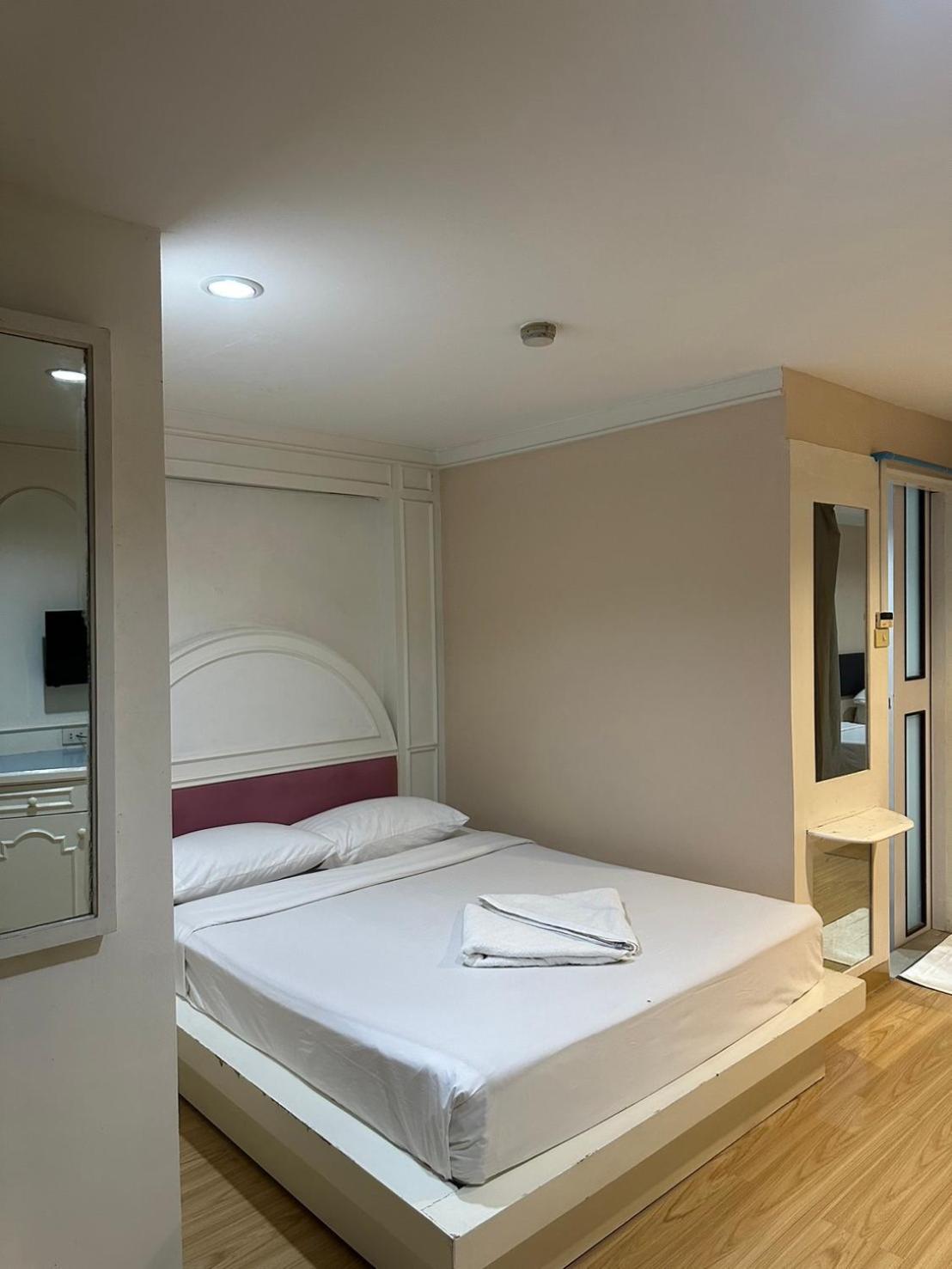 Royal Garden Home Hotel Μπανγκόκ Εξωτερικό φωτογραφία